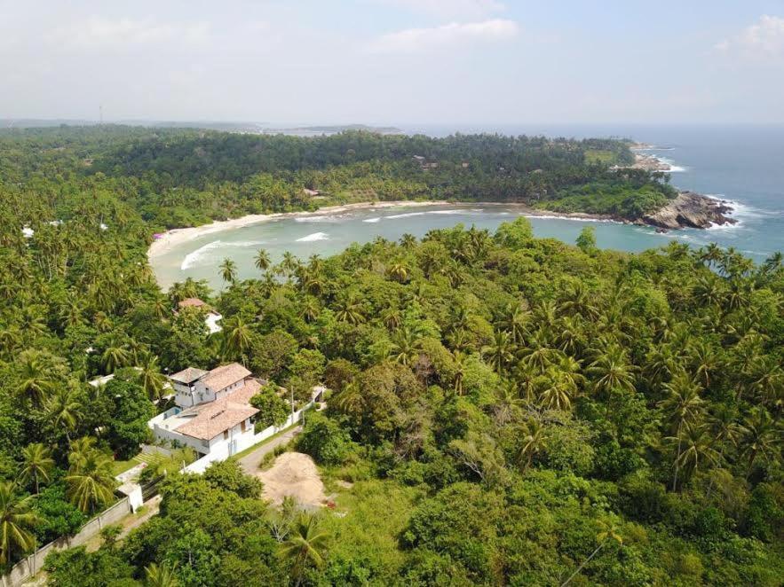 Serene Villa Dickwella Exterior photo